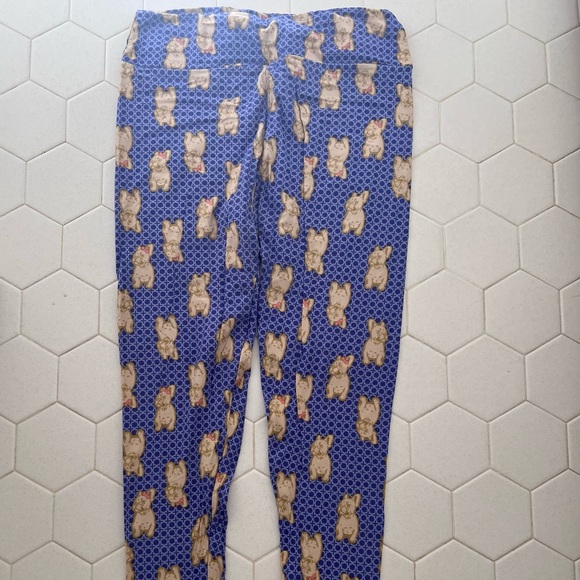 Lularoe TC leggings cream bulldogs on purple pattern - Picture 1 of 2